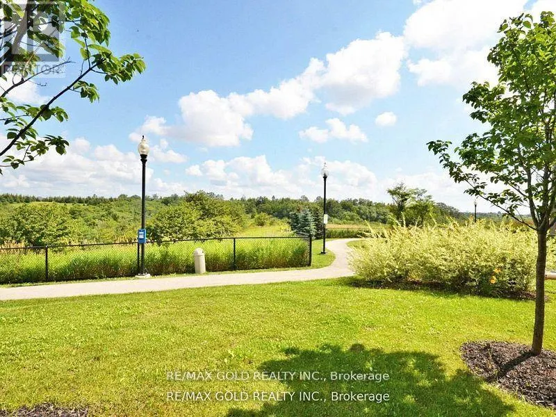 2104 - 6 DAYSPRING CIRCLE