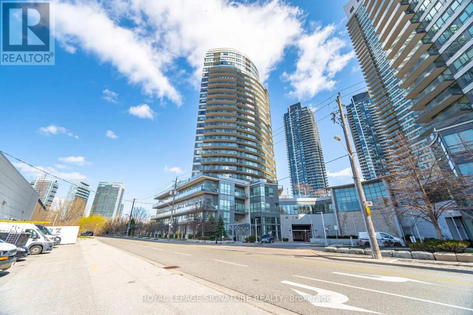 1404 - 15 LEGION ROAD