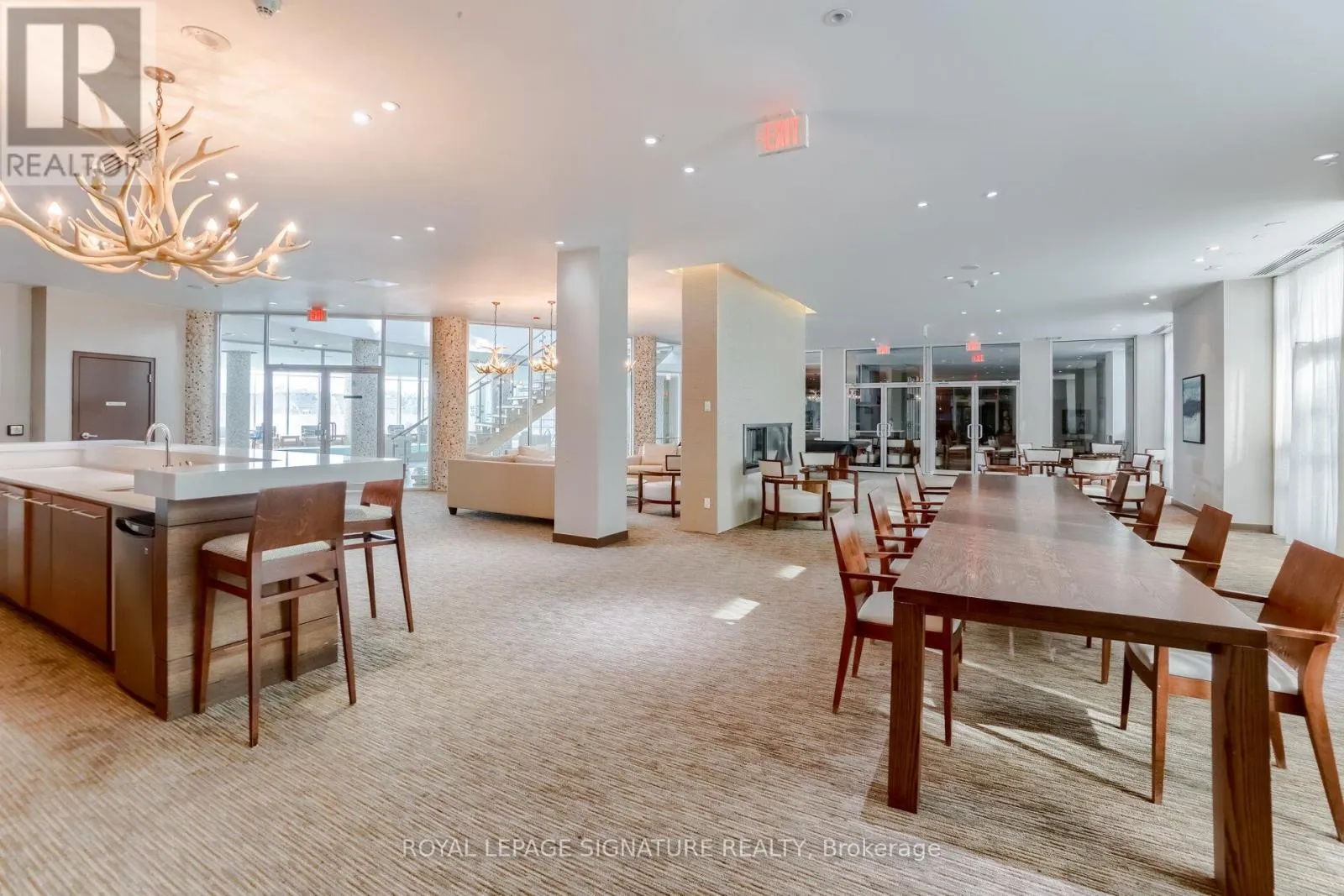 1404 - 15 LEGION ROAD