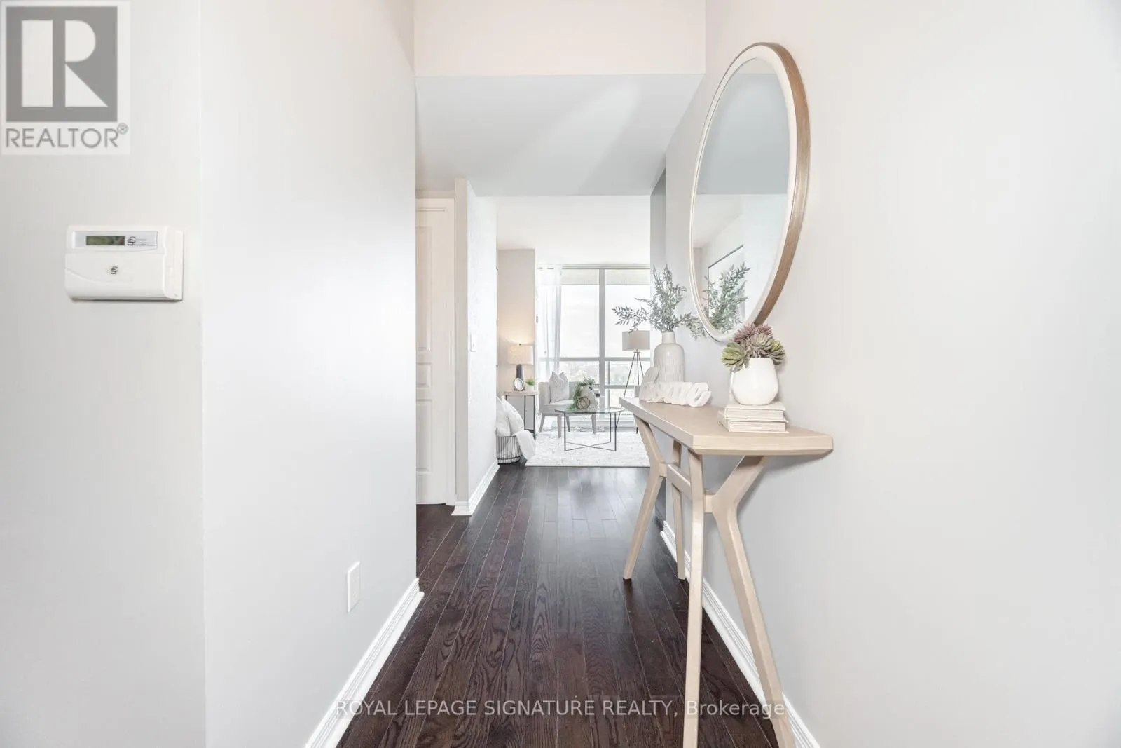1404 - 15 LEGION ROAD