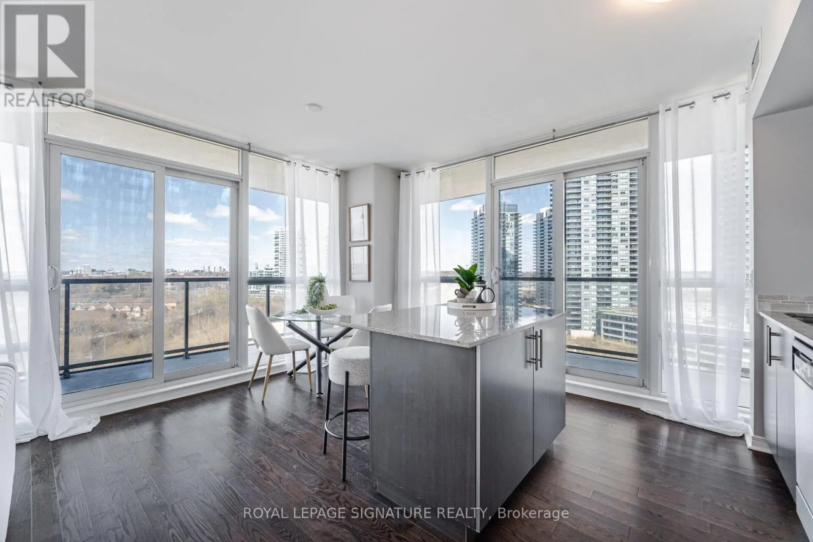 1404 - 15 LEGION ROAD