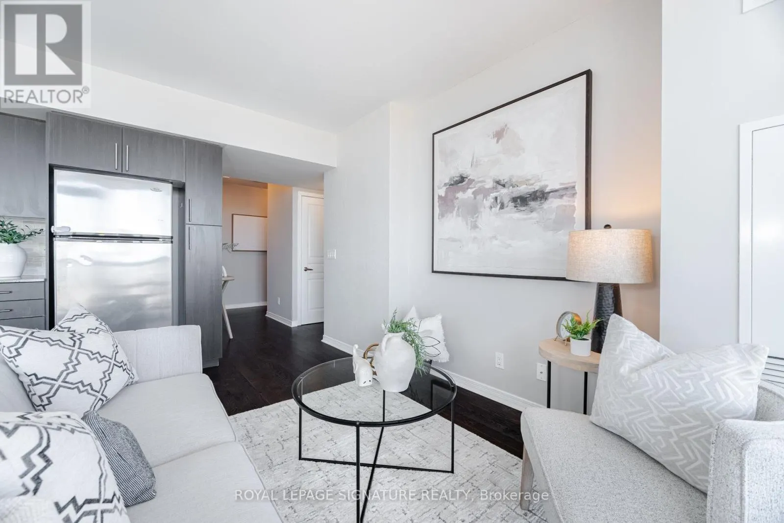 1404 - 15 LEGION ROAD