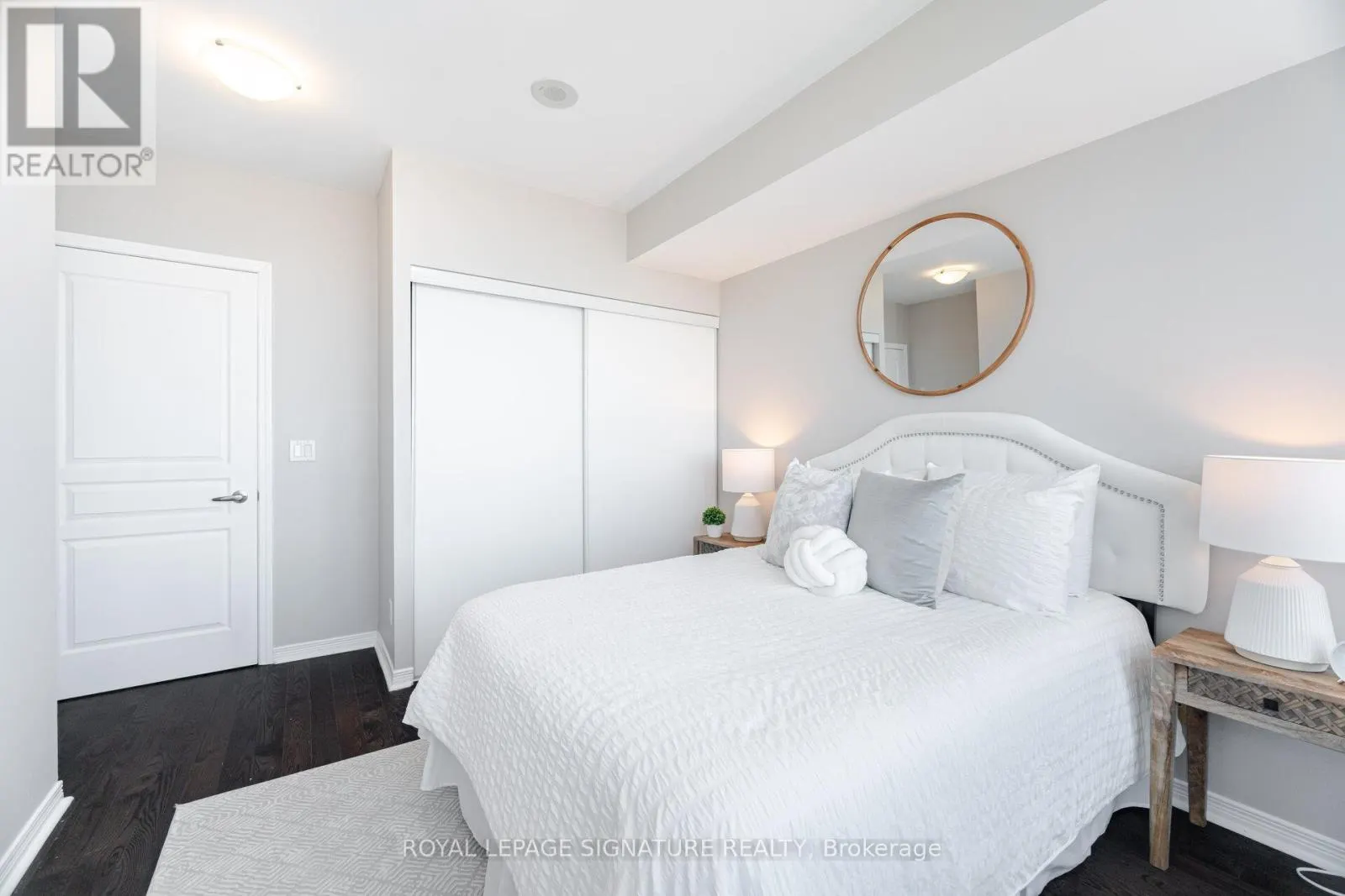 1404 - 15 LEGION ROAD