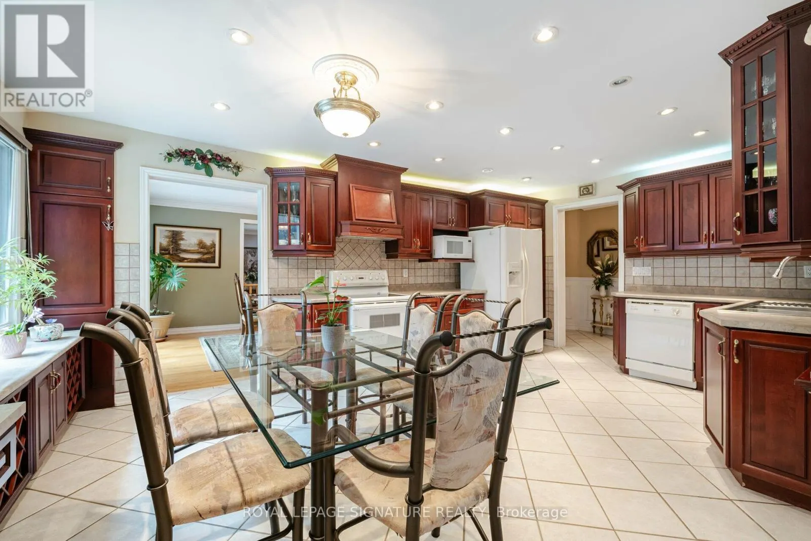 2130 AUTUMN BREEZE DRIVE N