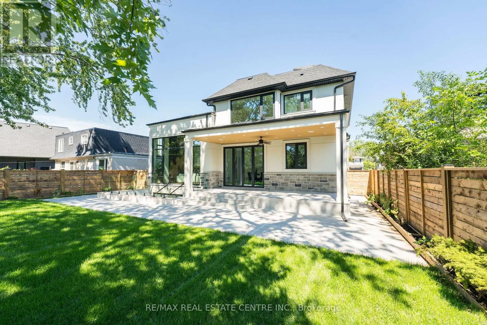 462 SOUTHLAND CRESCENT