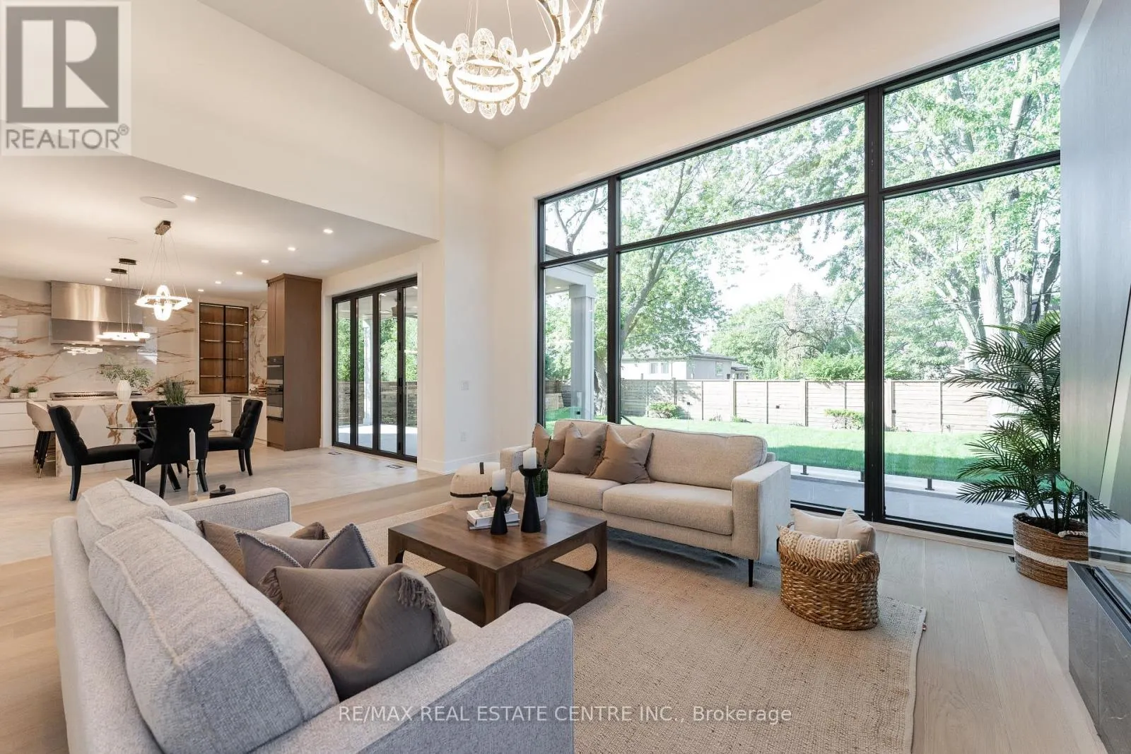 462 SOUTHLAND CRESCENT