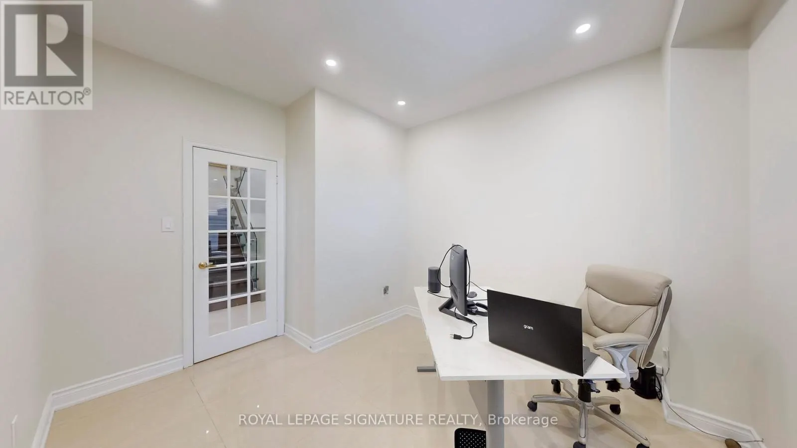 25 SAWSTON CIRCLE