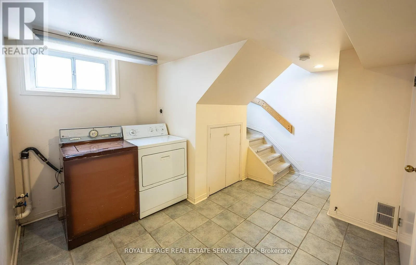 1361 KENMUIR AVENUE