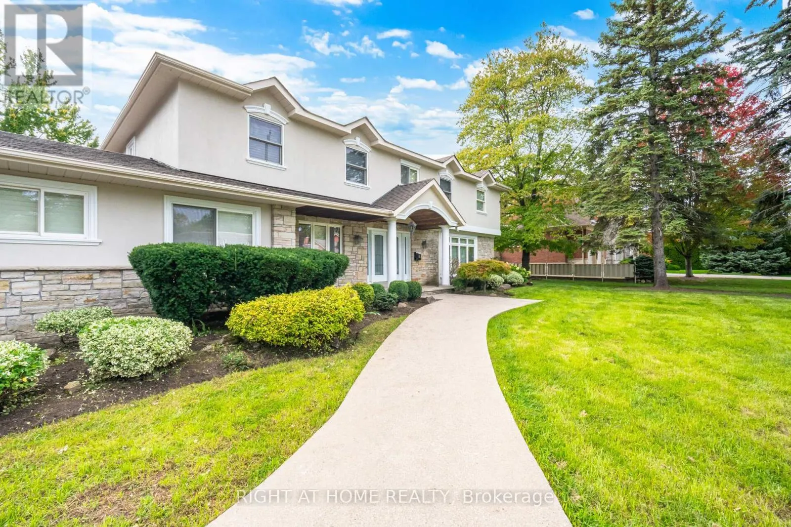 2154 ONEIDA CRESCENT