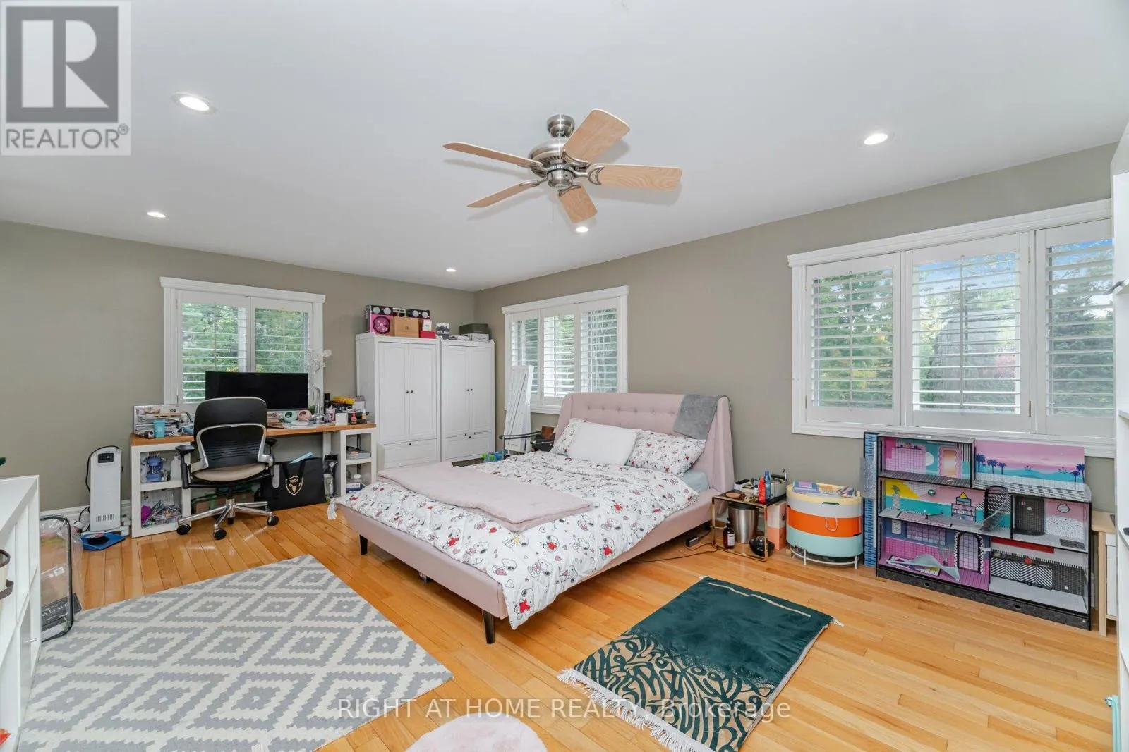 2154 ONEIDA CRESCENT