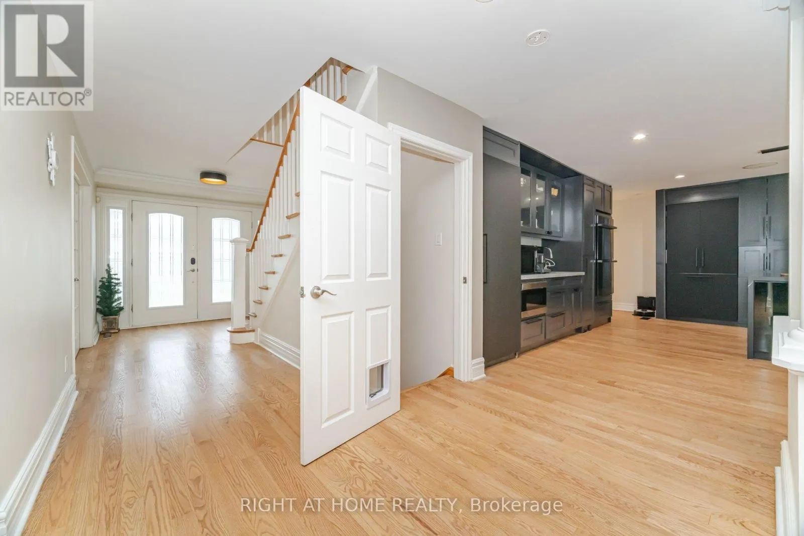 2154 ONEIDA CRESCENT