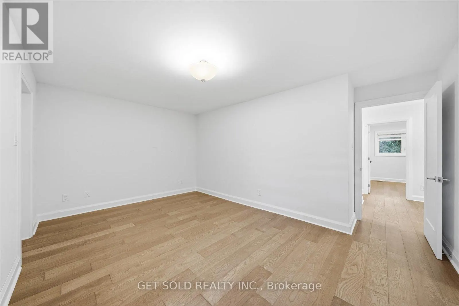 18 MILL STREET S