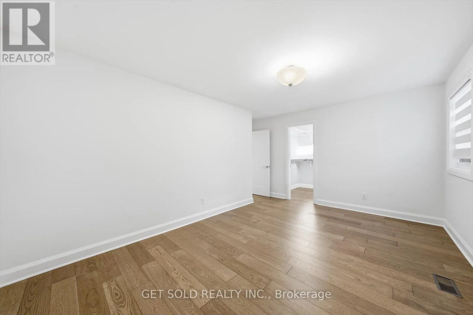 18 MILL STREET S