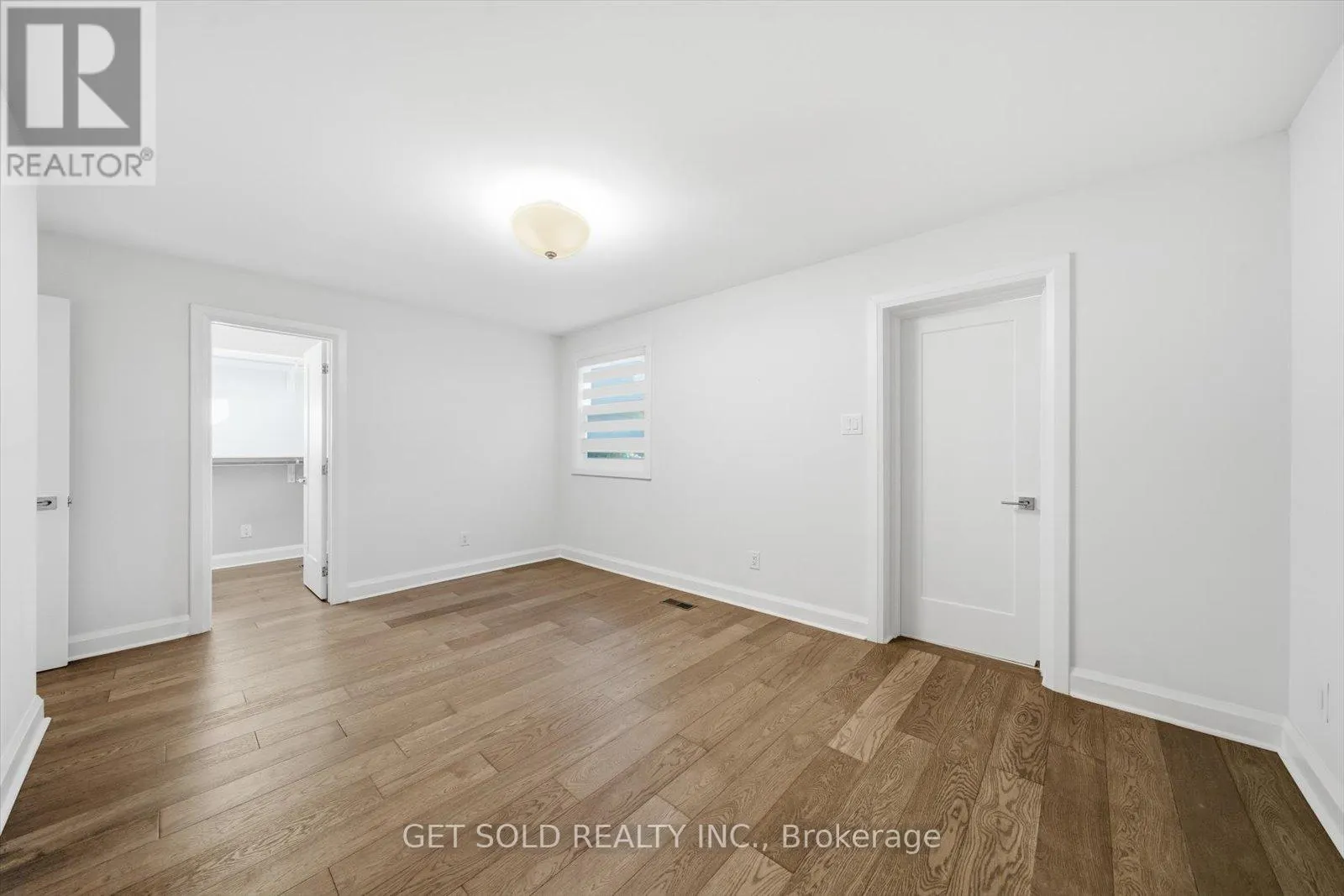 18 MILL STREET S