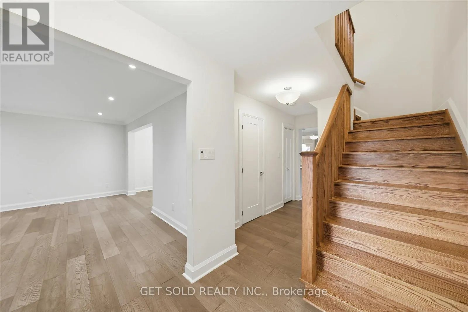 18 MILL STREET S
