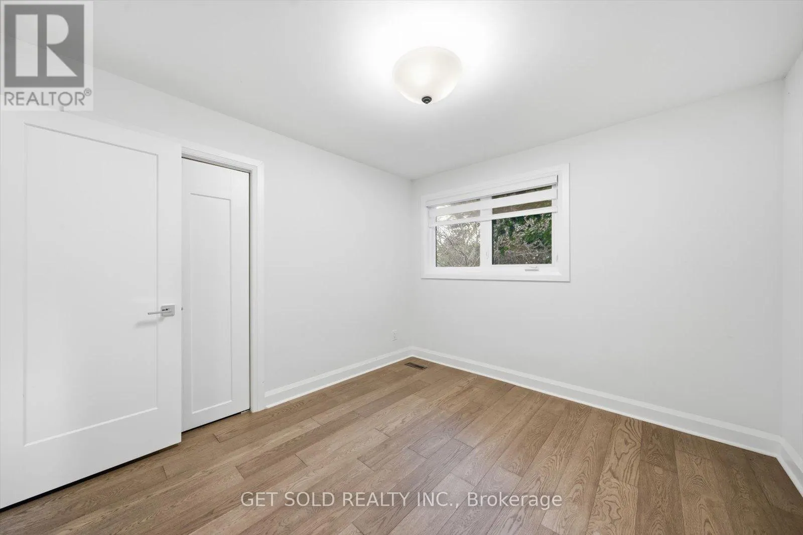 18 MILL STREET S