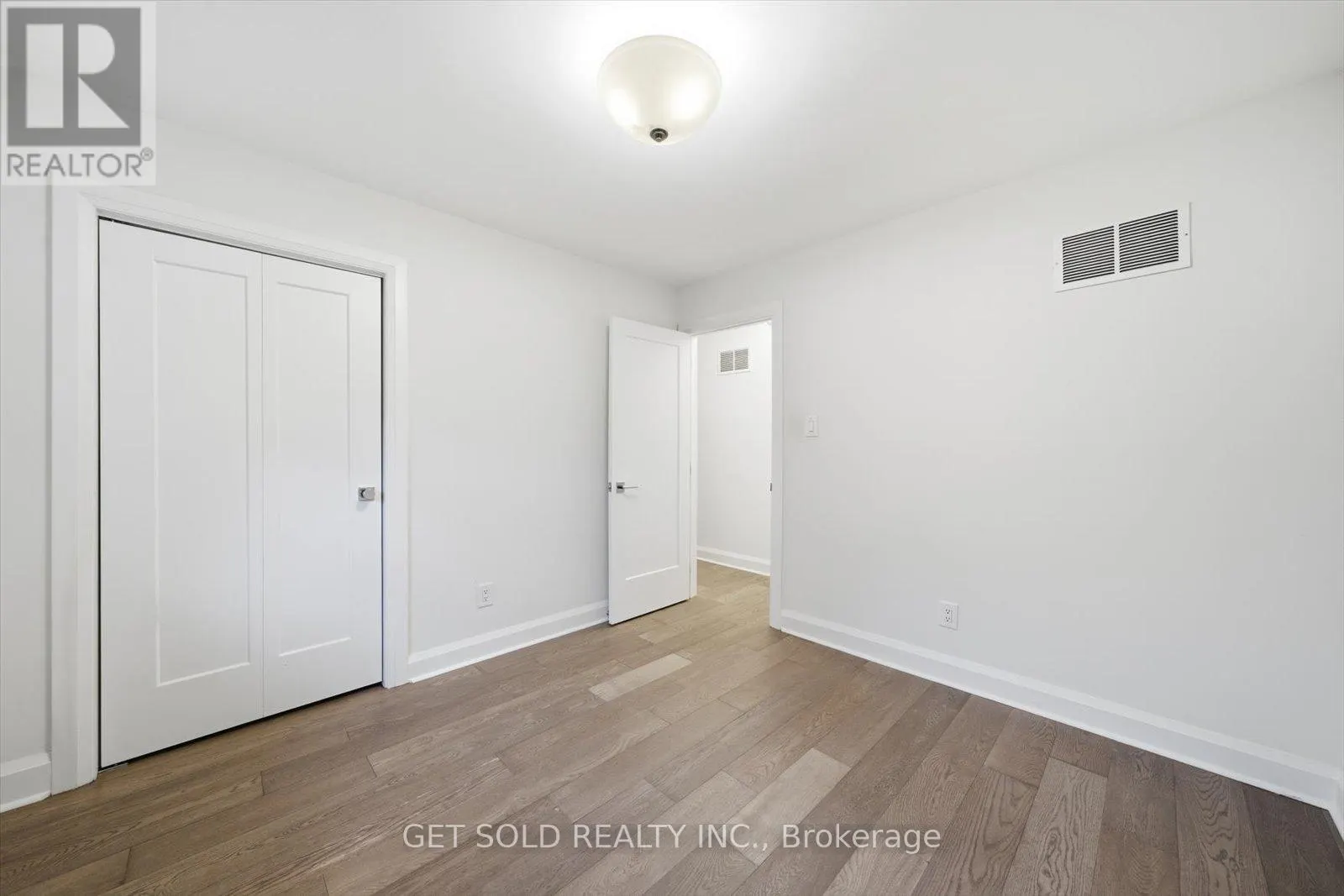 18 MILL STREET S