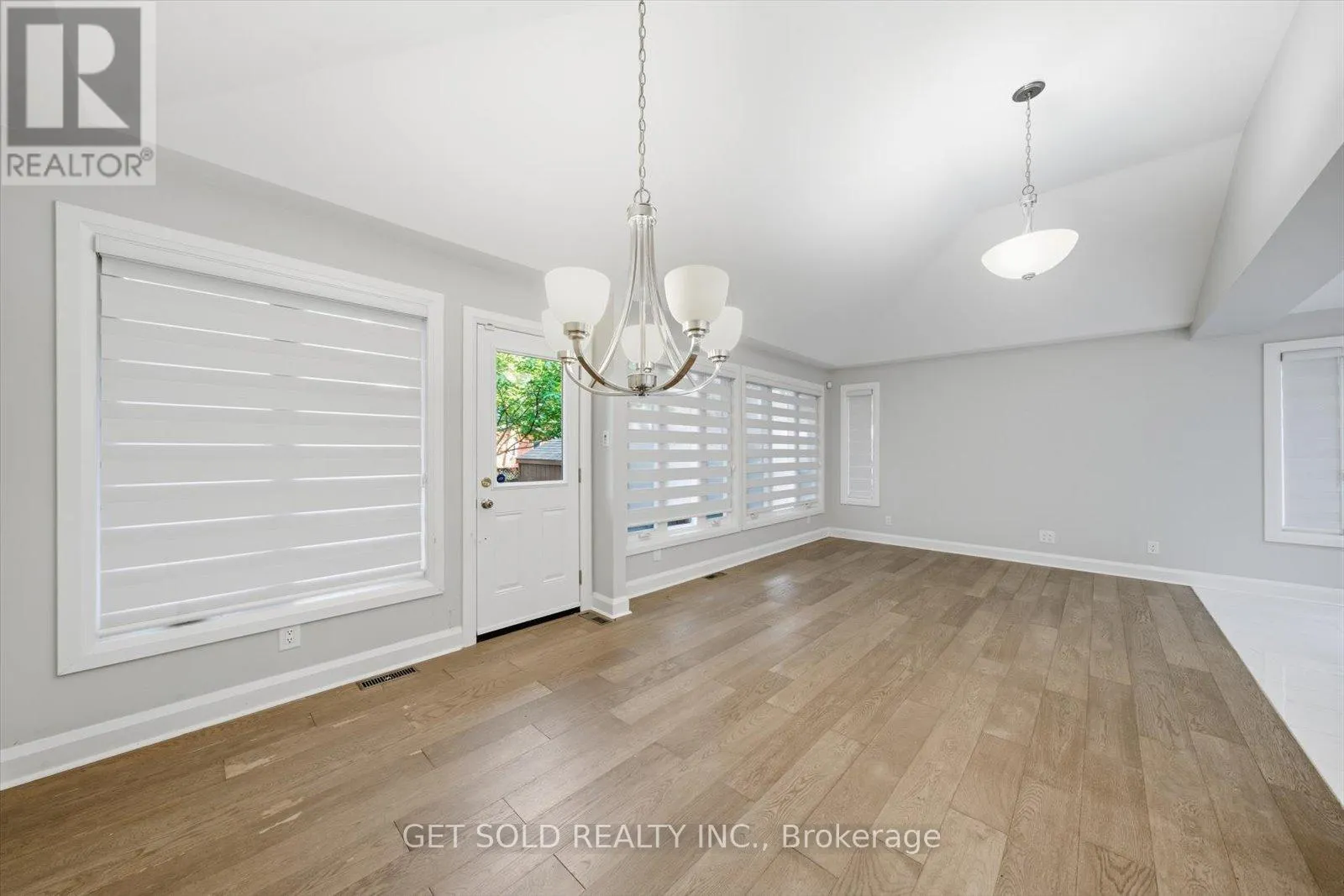 18 MILL STREET S