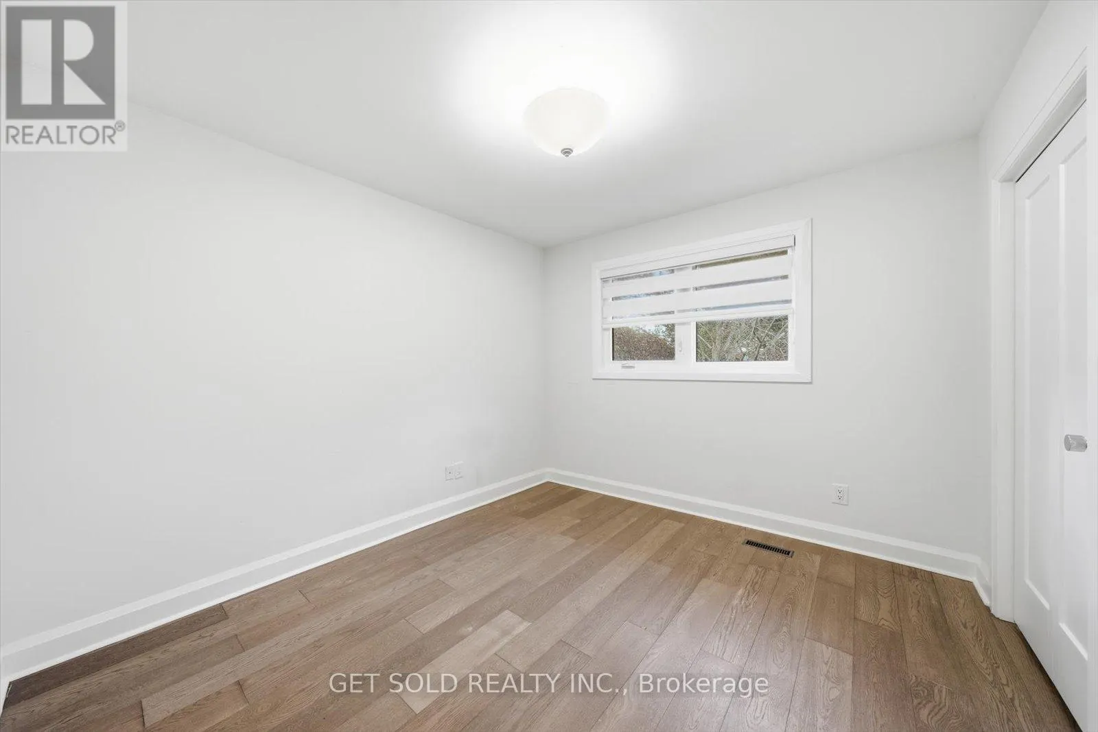 18 MILL STREET S
