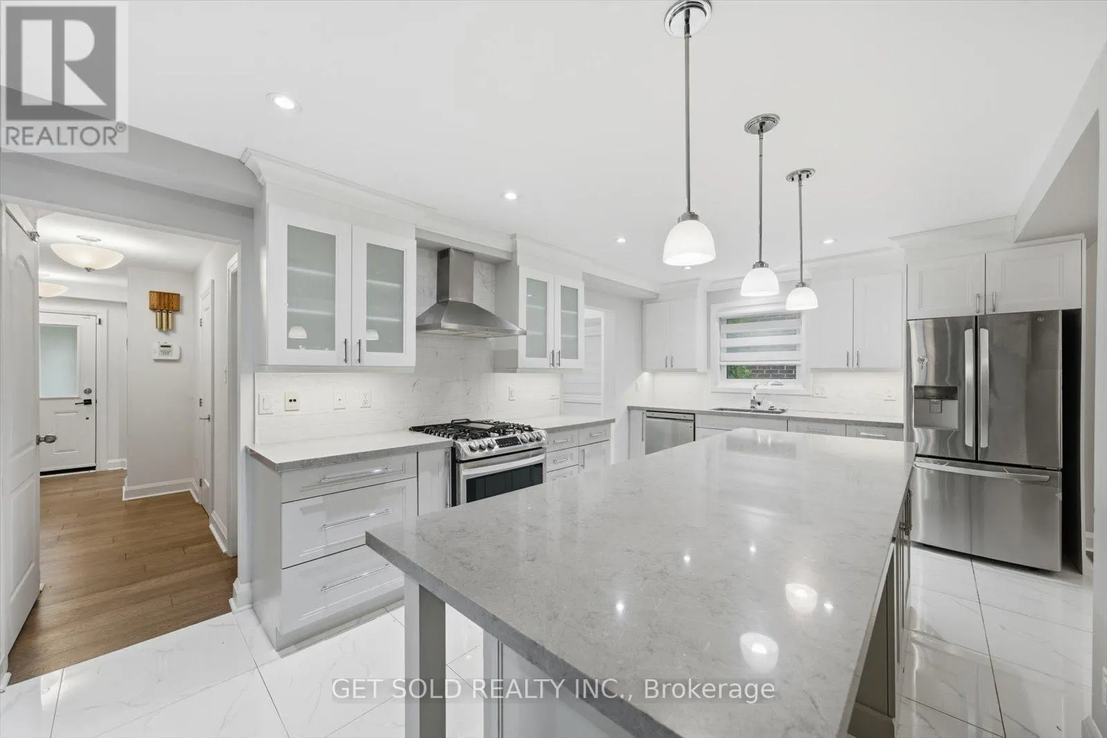 18 MILL STREET S