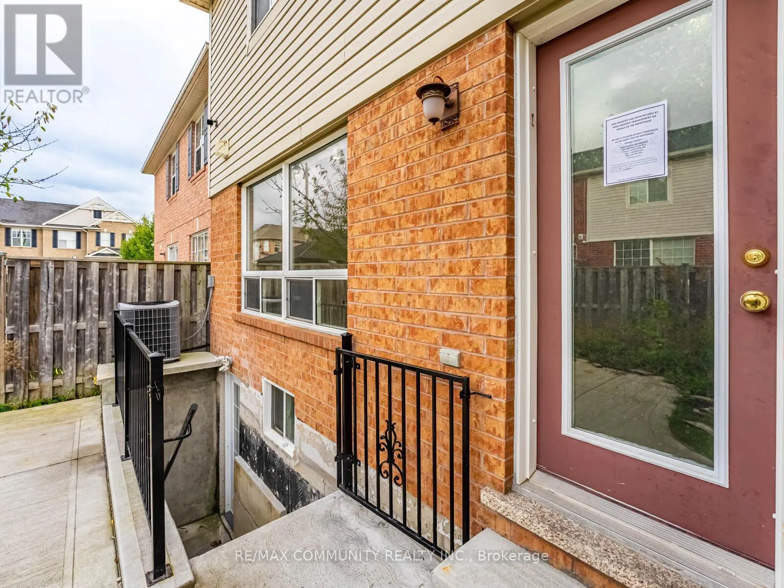 18 OLLIE AVENUE