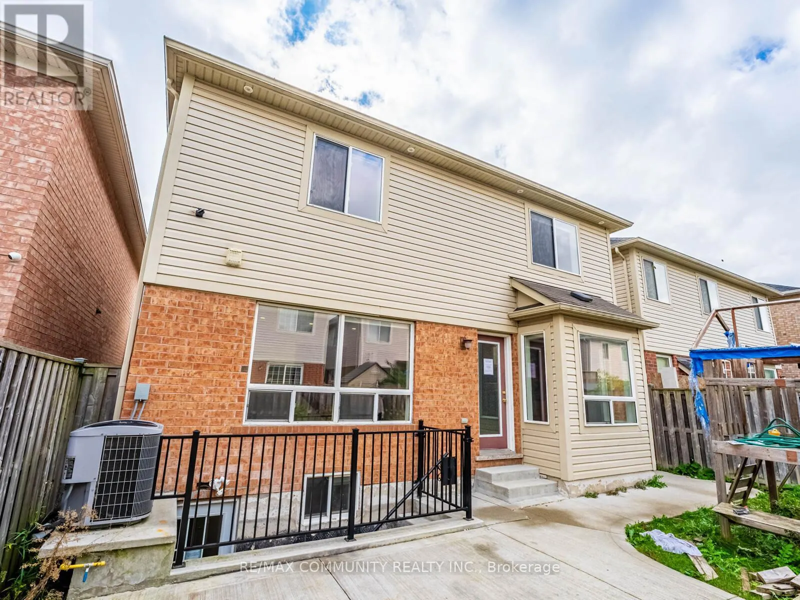 18 OLLIE AVENUE