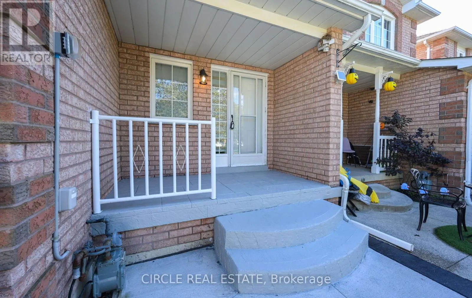 32 TORADA COURT