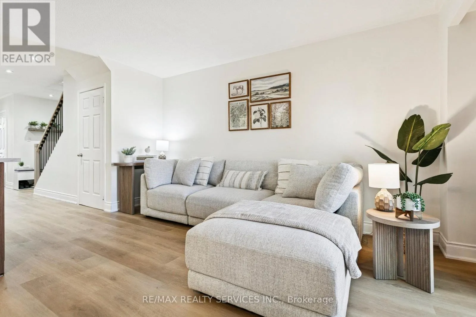 27 - 3395 CLIFF ROAD N