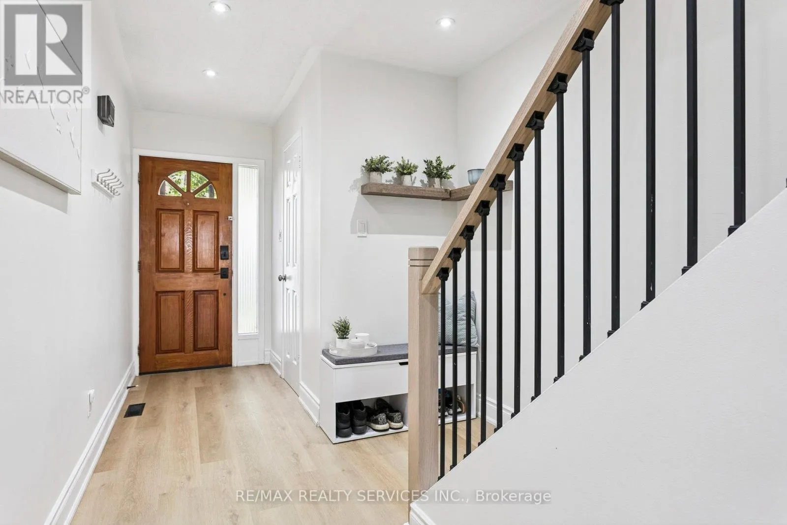 27 - 3395 CLIFF ROAD N