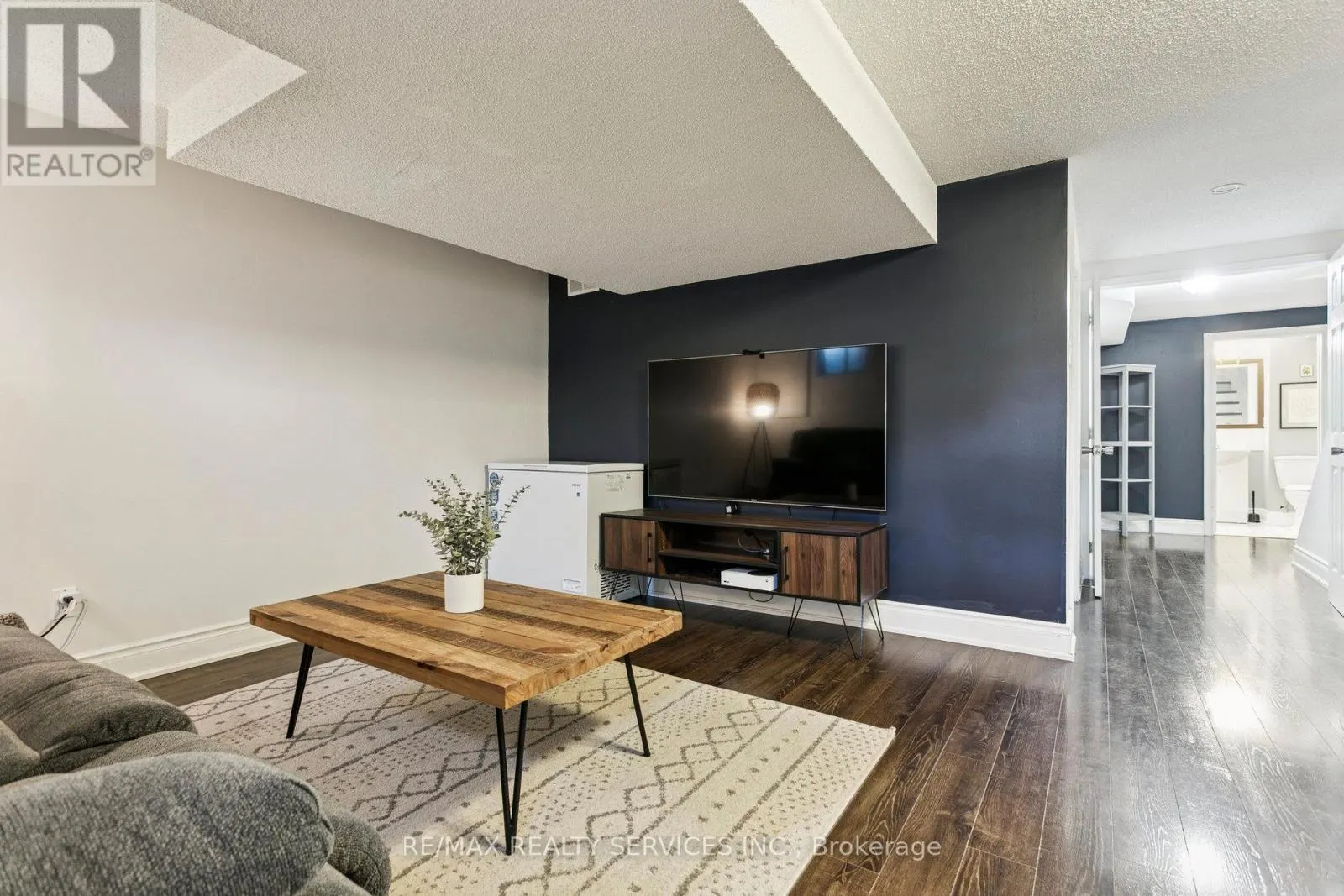 27 - 3395 CLIFF ROAD N