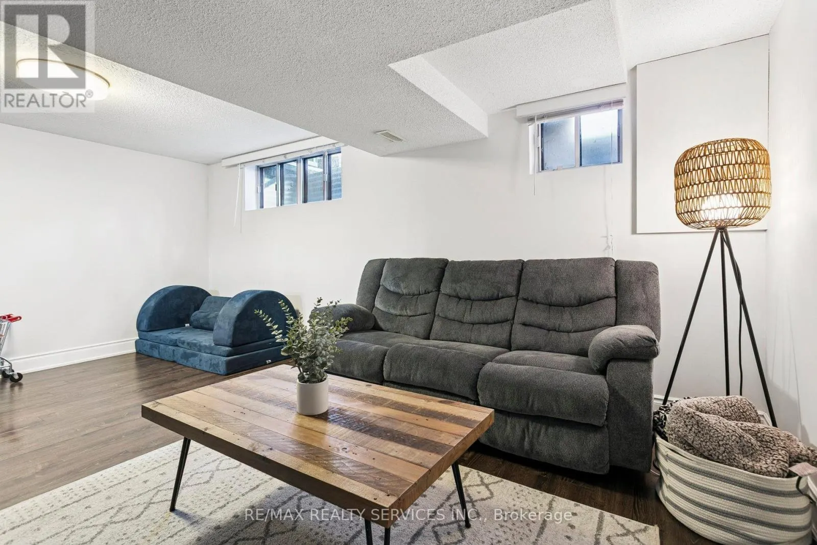 27 - 3395 CLIFF ROAD N