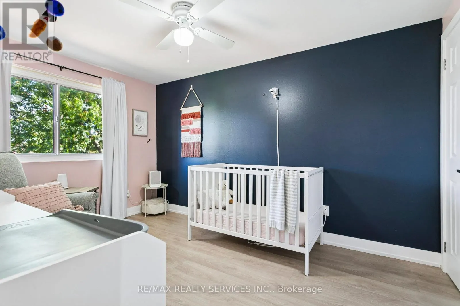 27 - 3395 CLIFF ROAD N