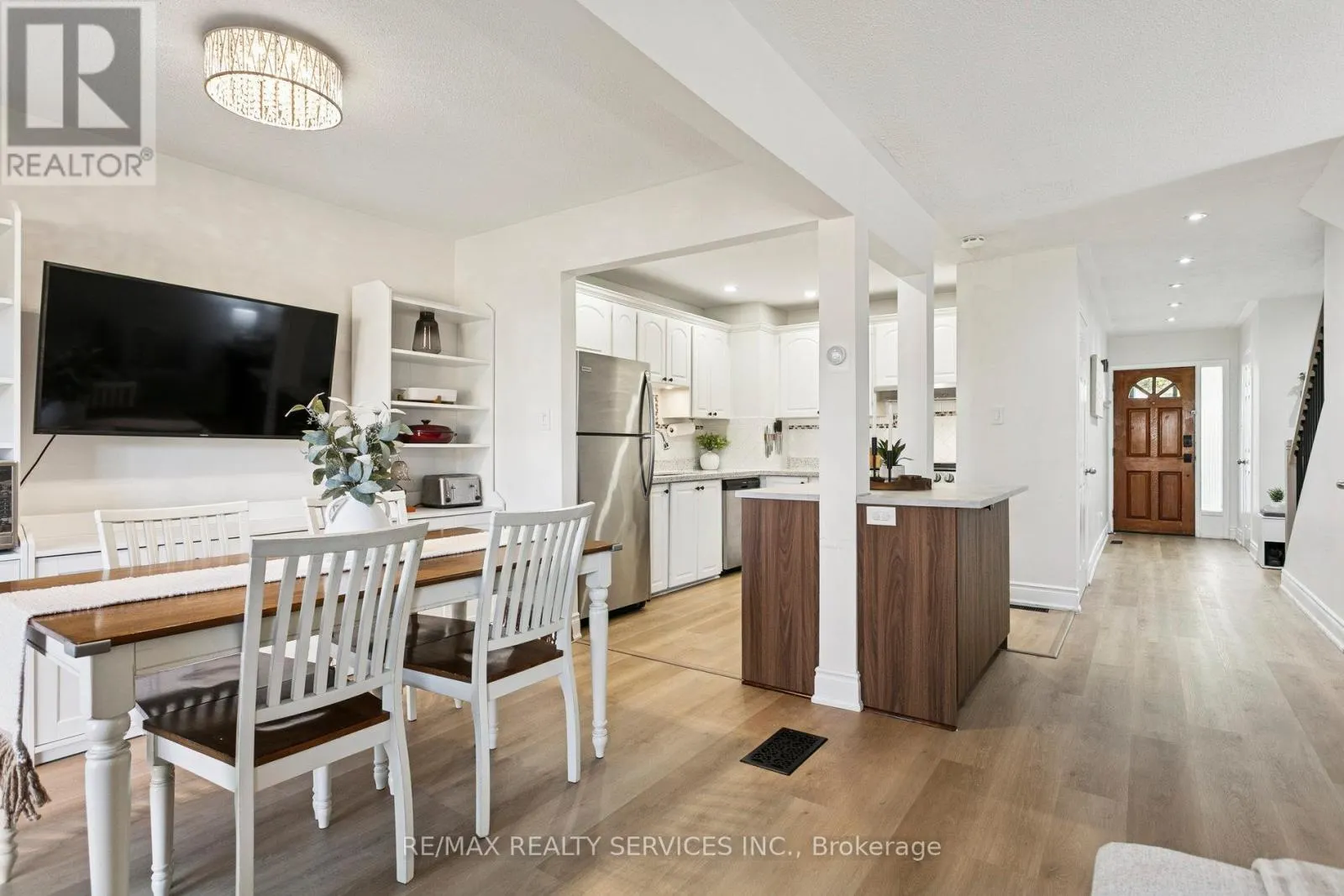 27 - 3395 CLIFF ROAD N