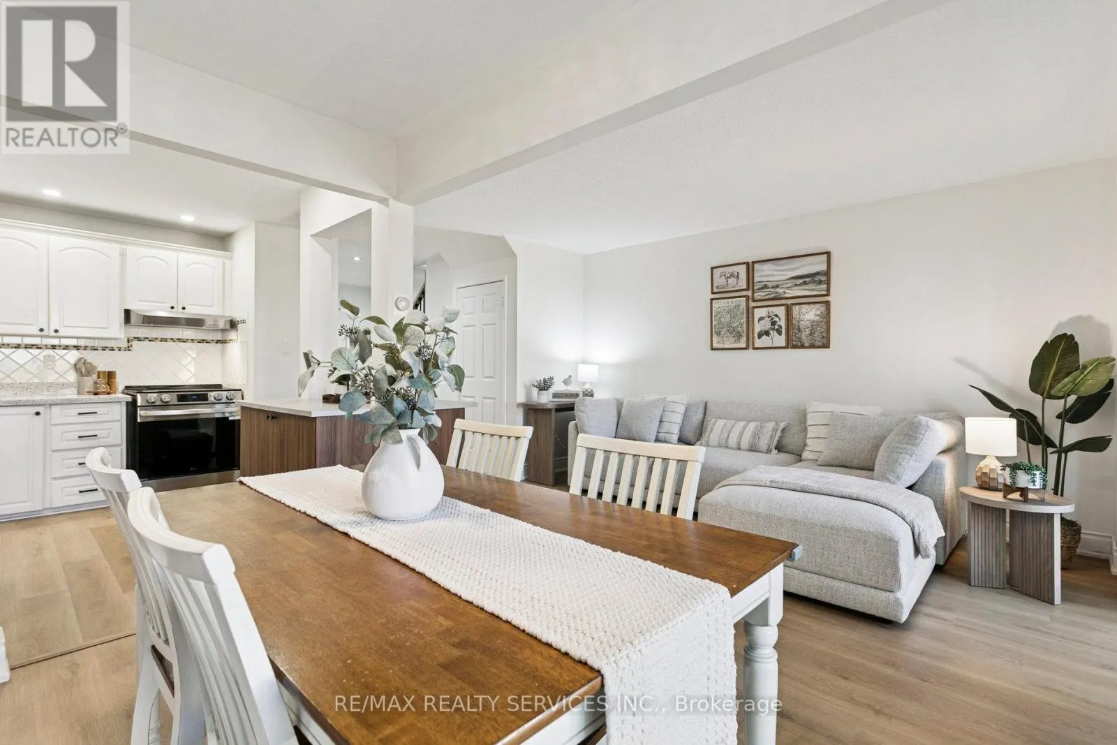 27 - 3395 CLIFF ROAD N