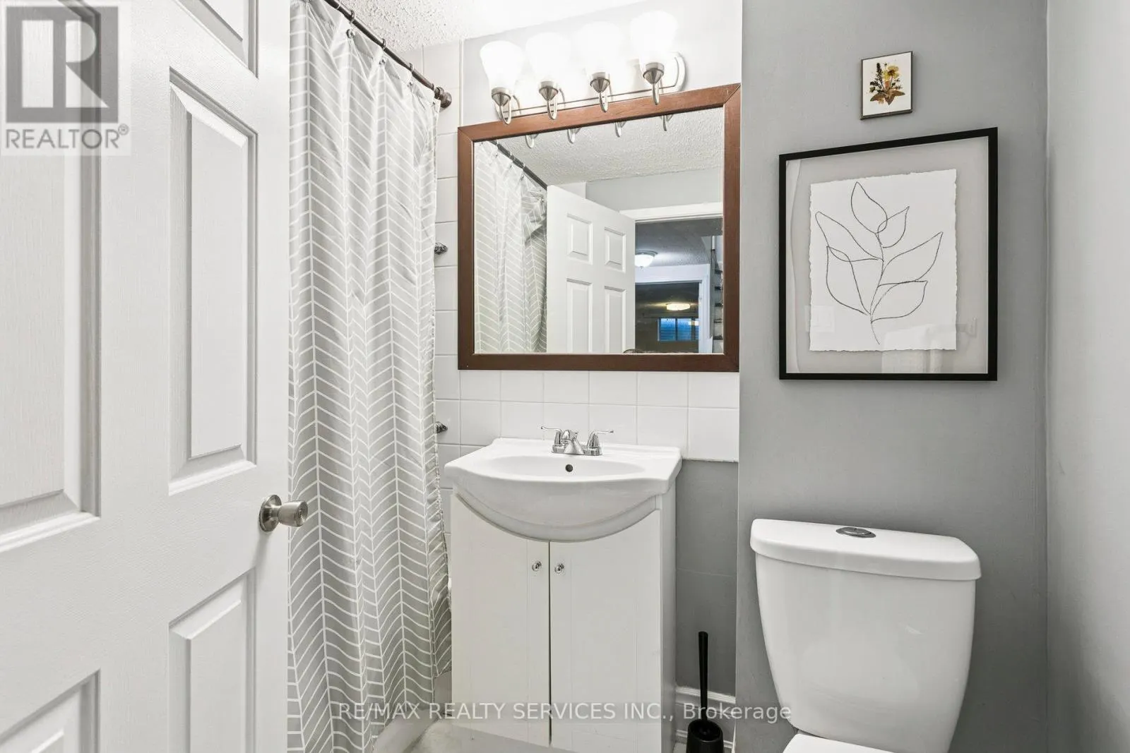 27 - 3395 CLIFF ROAD N