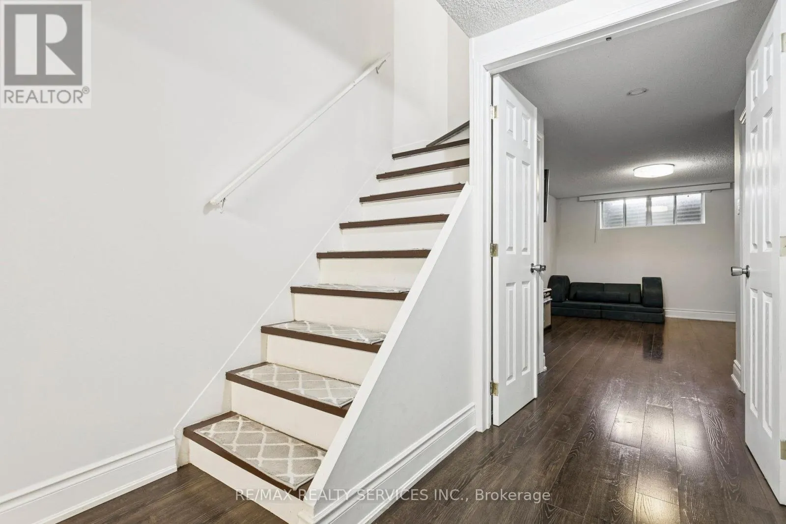 27 - 3395 CLIFF ROAD N