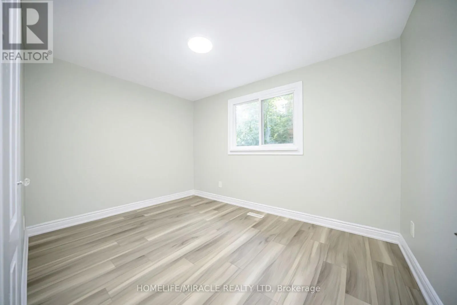 3777 WOODRUFF CRESCENT