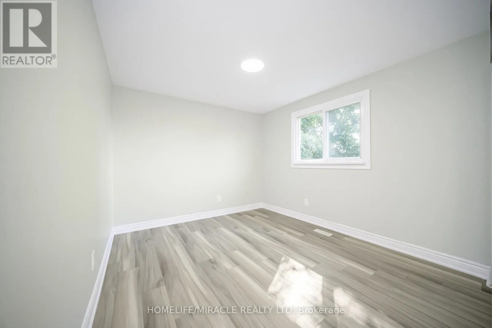 3777 WOODRUFF CRESCENT