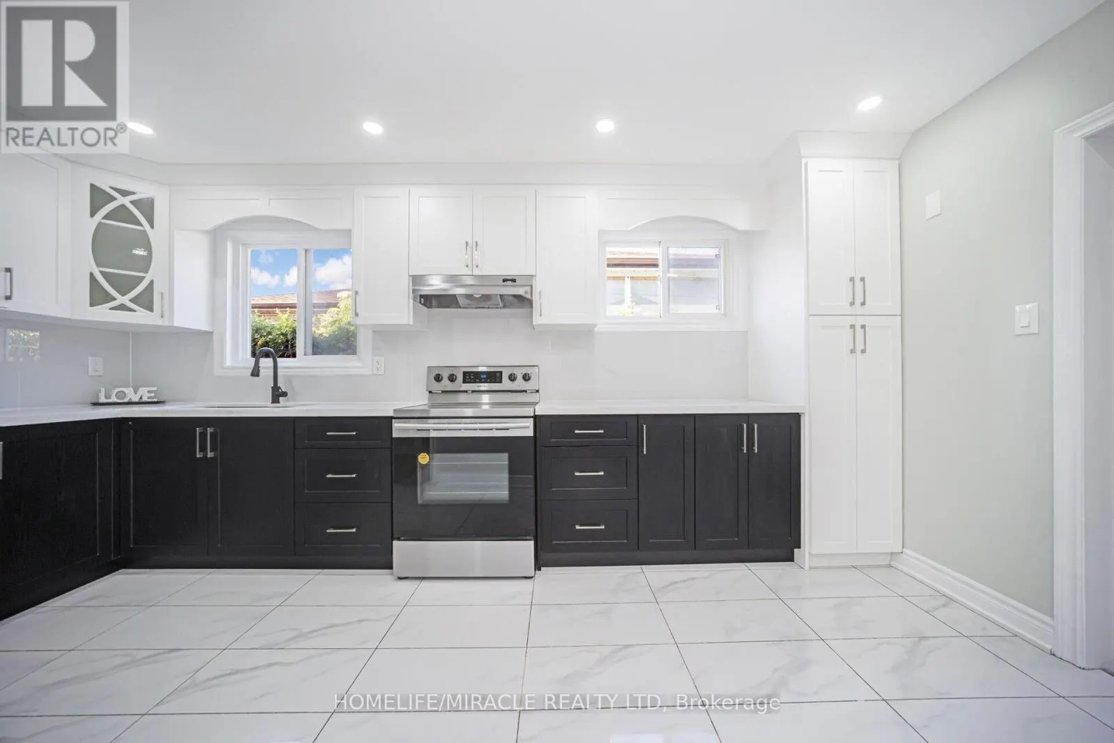 3777 WOODRUFF CRESCENT