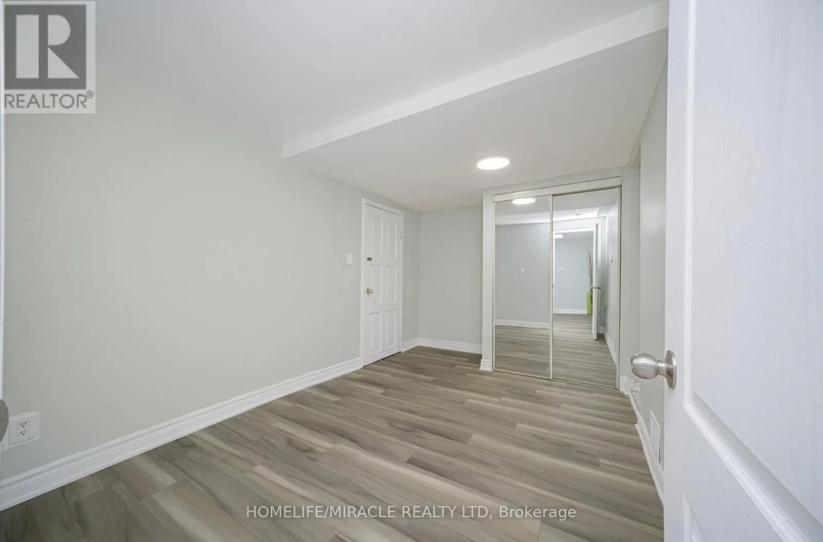 3777 WOODRUFF CRESCENT