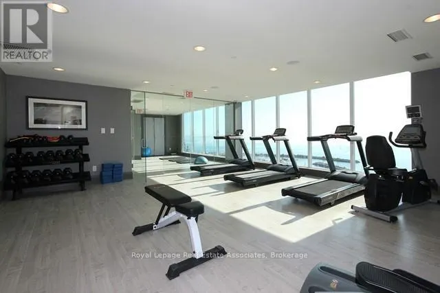 426 - 11 BRONTE ROAD