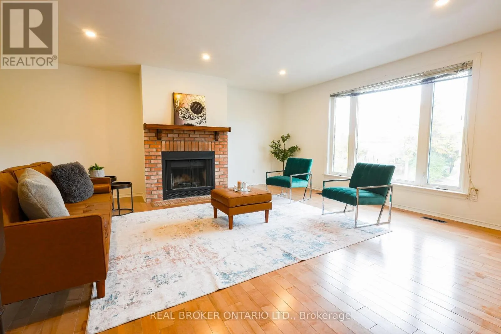 4326 WATERFORD CRESCENT