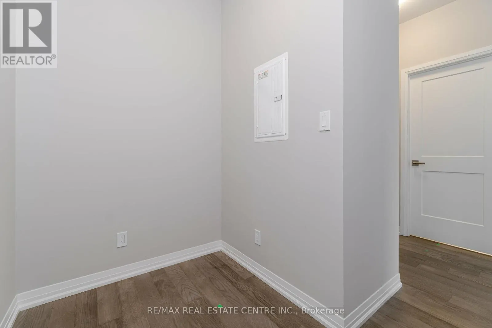 204 - 3265 CARDING MILL TRAIL