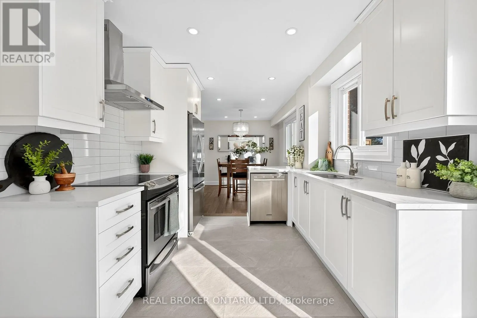 10 ESSEX PLACE