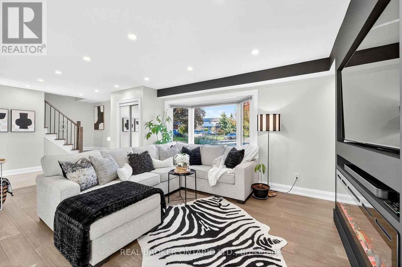 10 ESSEX PLACE