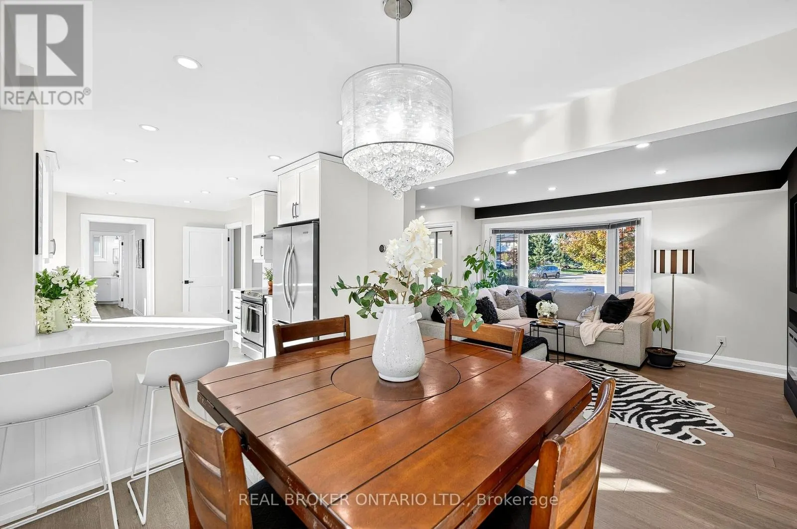 10 ESSEX PLACE