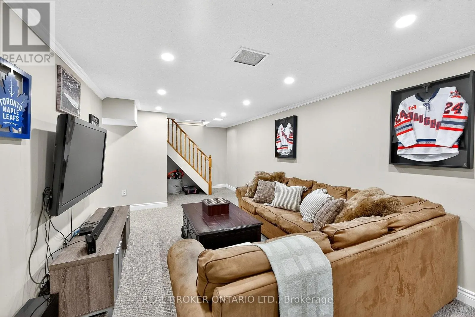 10 ESSEX PLACE