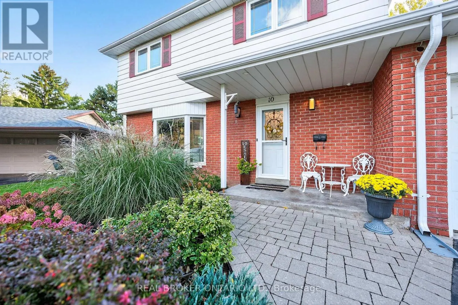 10 ESSEX PLACE