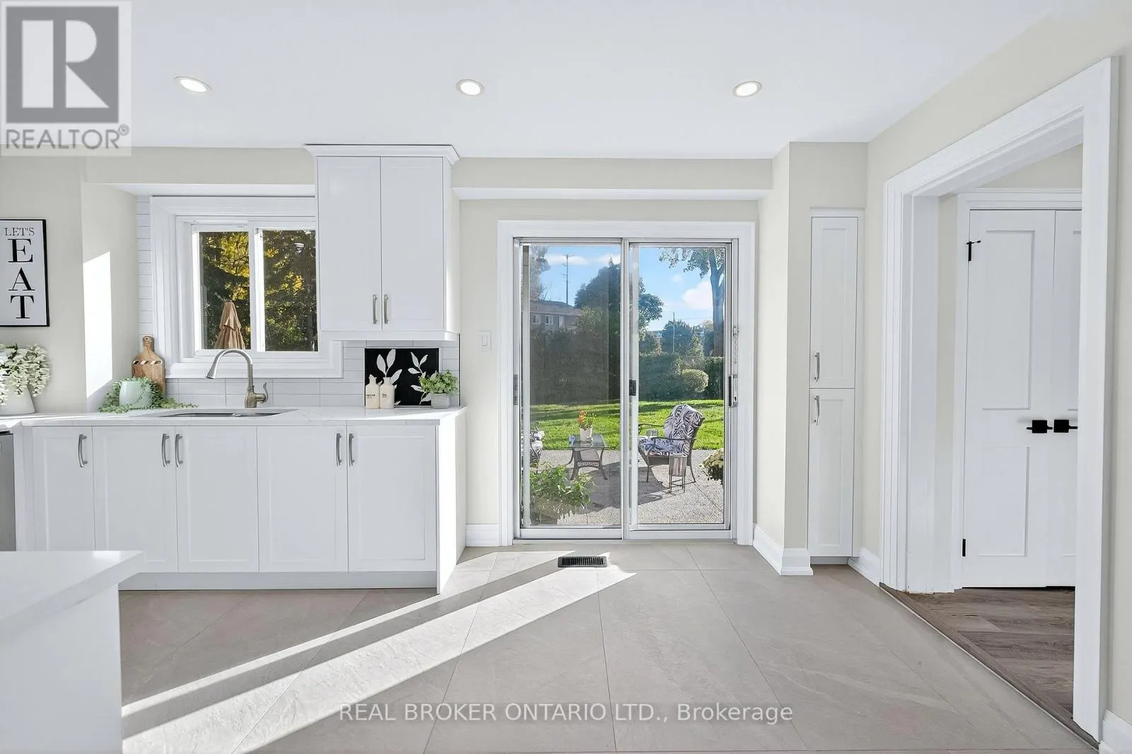 10 ESSEX PLACE