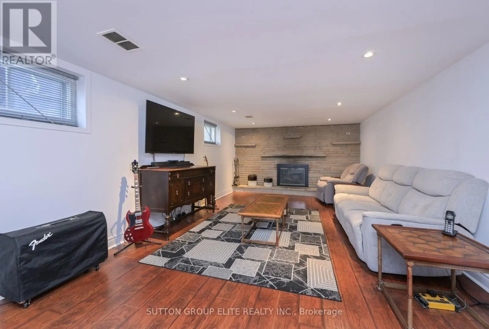 1238 CLAREDALE ROAD